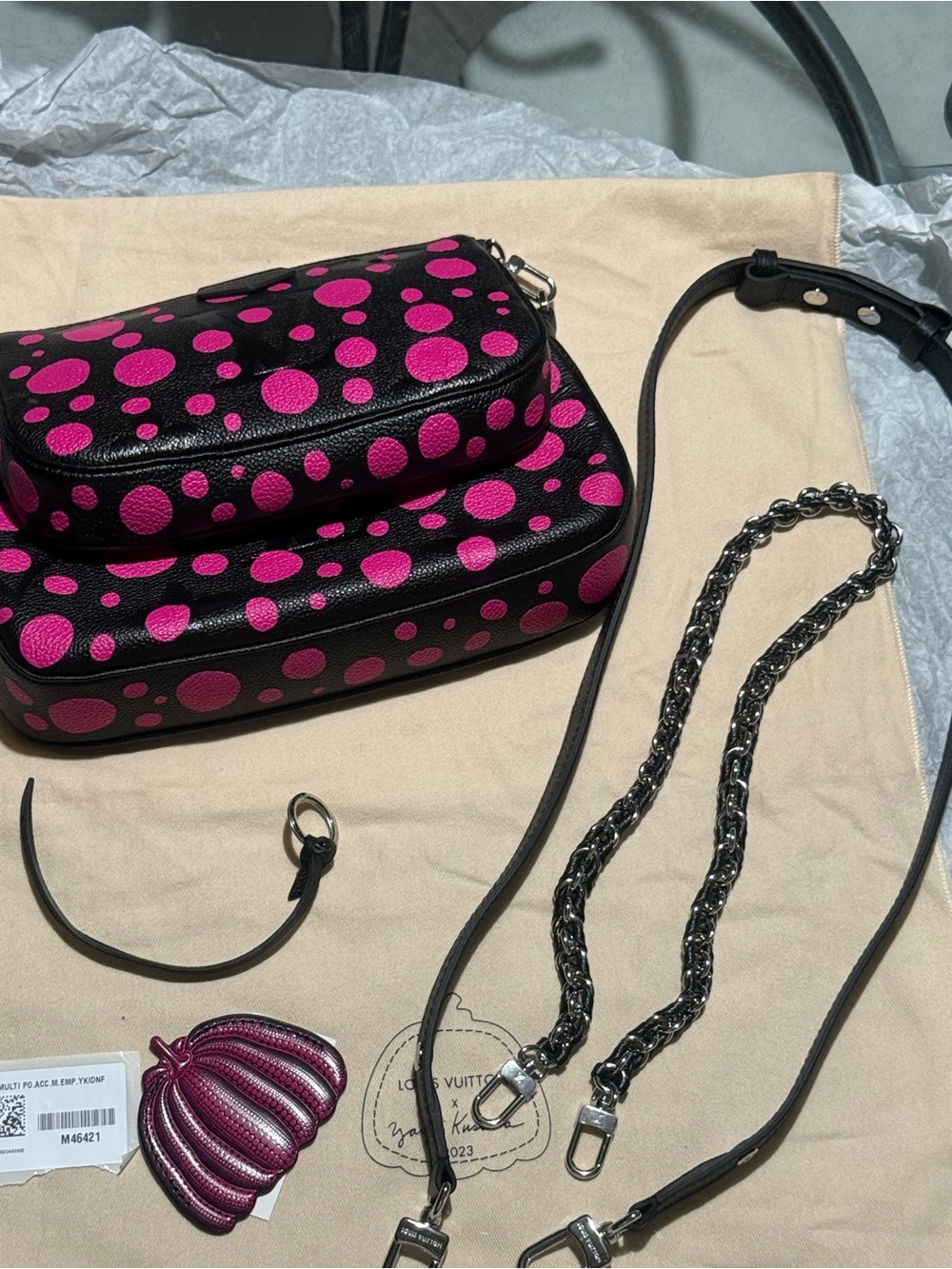 Limited edition Louis Vuitton Black Leather Crossbody with Hot Pink Polka Dots - Picture 3 of 10